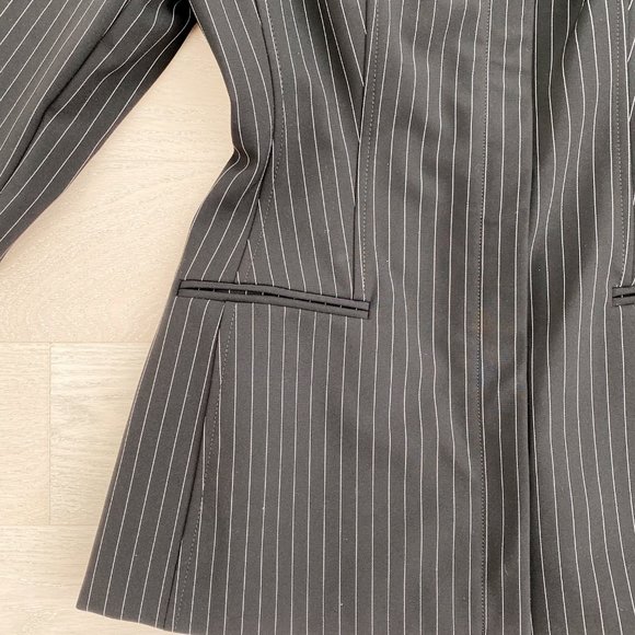 theory • perform tech stripe off shoulder jacket - Picture 6 of 10